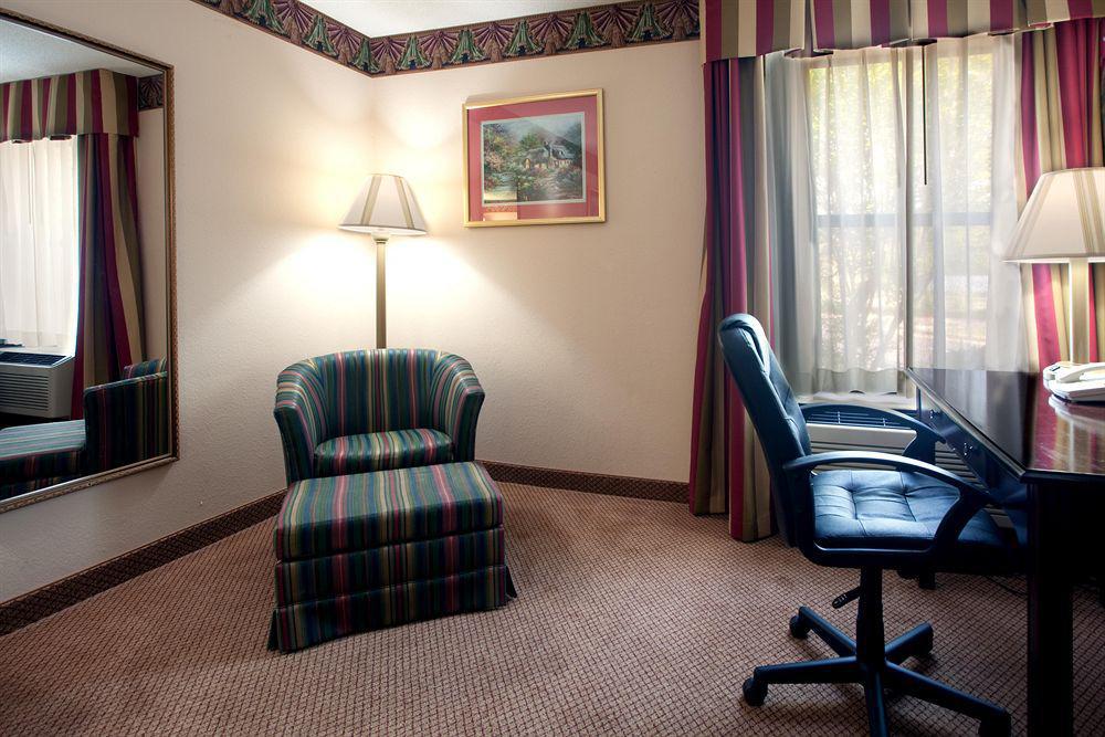 Quality Inn & Suites Clemmons I-40 Værelse billede