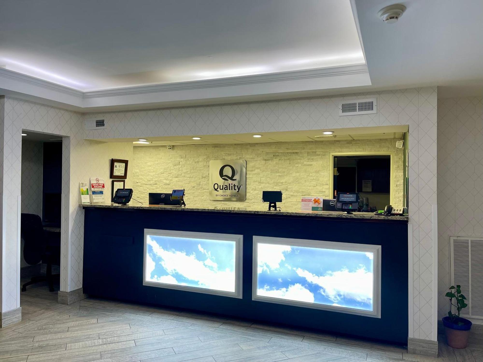 Quality Inn & Suites Clemmons I-40 Eksteriør billede